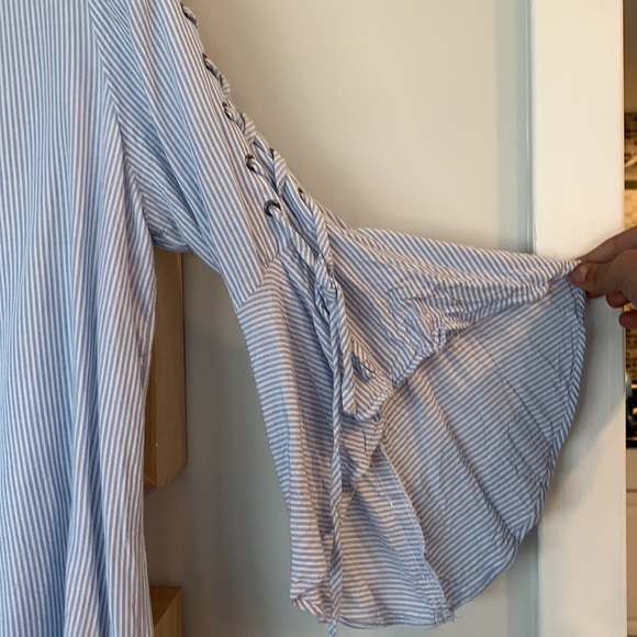 BB Dakota belle sleeve button down - Picture 3 of 6